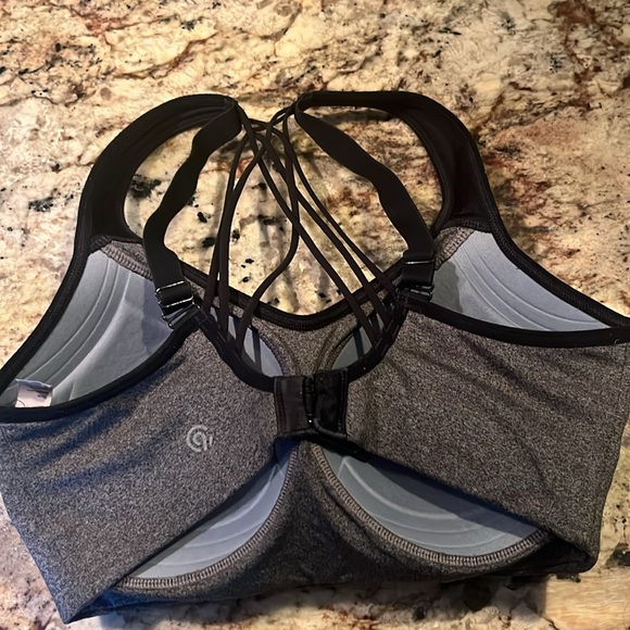 Bundle of 2 sports bras - Picture 3 of 6